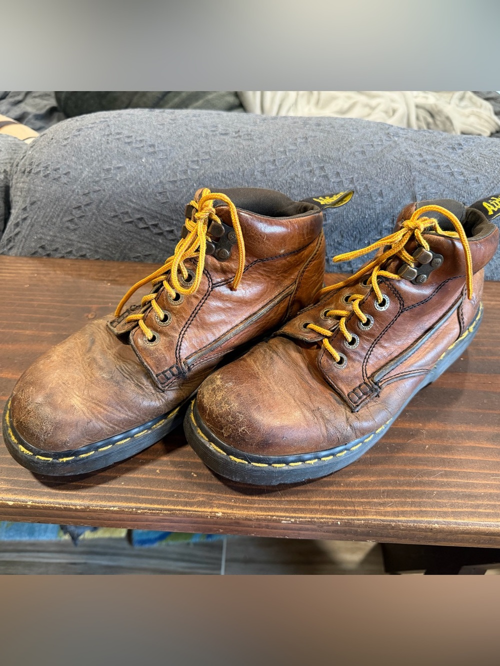 Dr Martens Air Wair vintage 2002 leather lace up men’s boots size 9